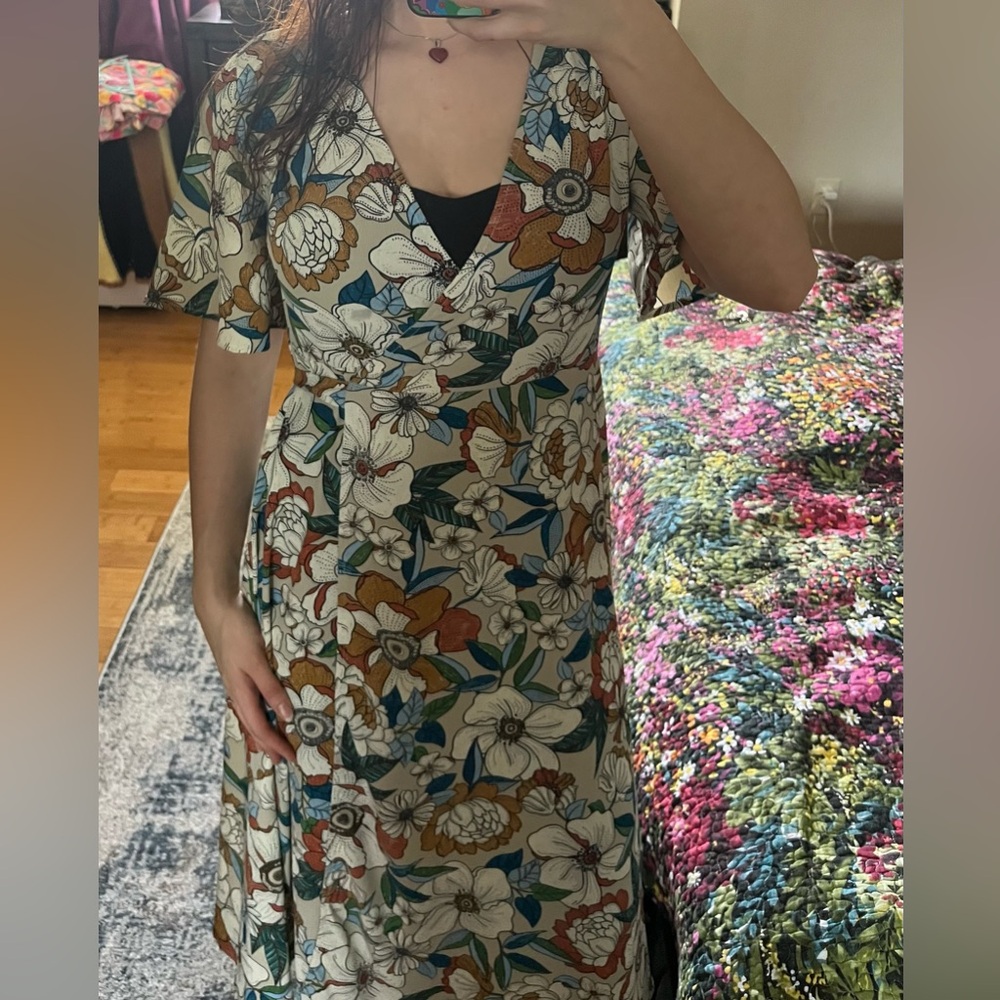 Cupshe Floral Wrap Elegant Dress Size 8 - Like New 💐 - Picture 6 of 6